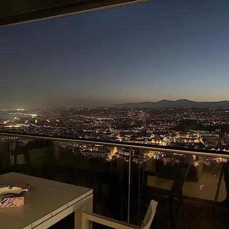 Incredible Views Of In A Calm Luxury & Big Park *