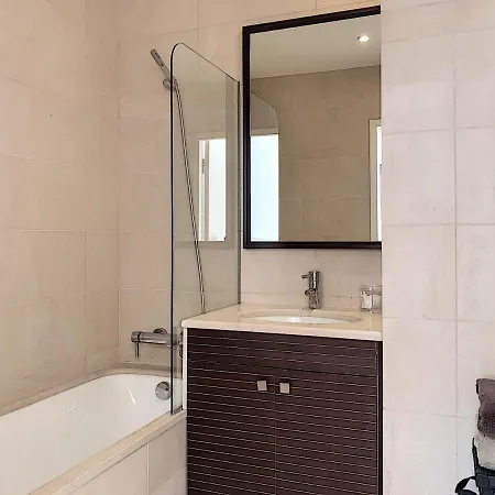 Incredible Views Of In A Calm Luxury & Big Park Apartment *